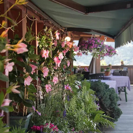 Les Chalets-hotel De La Croix-fry Hotel 4*